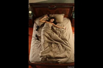 Фотосессия Нежная девушка в кроватке